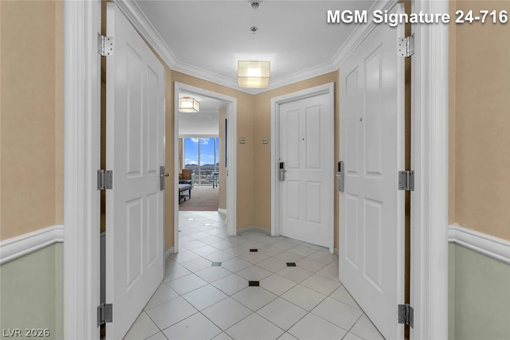 135 Harmon, Las Vegas, NV 89109