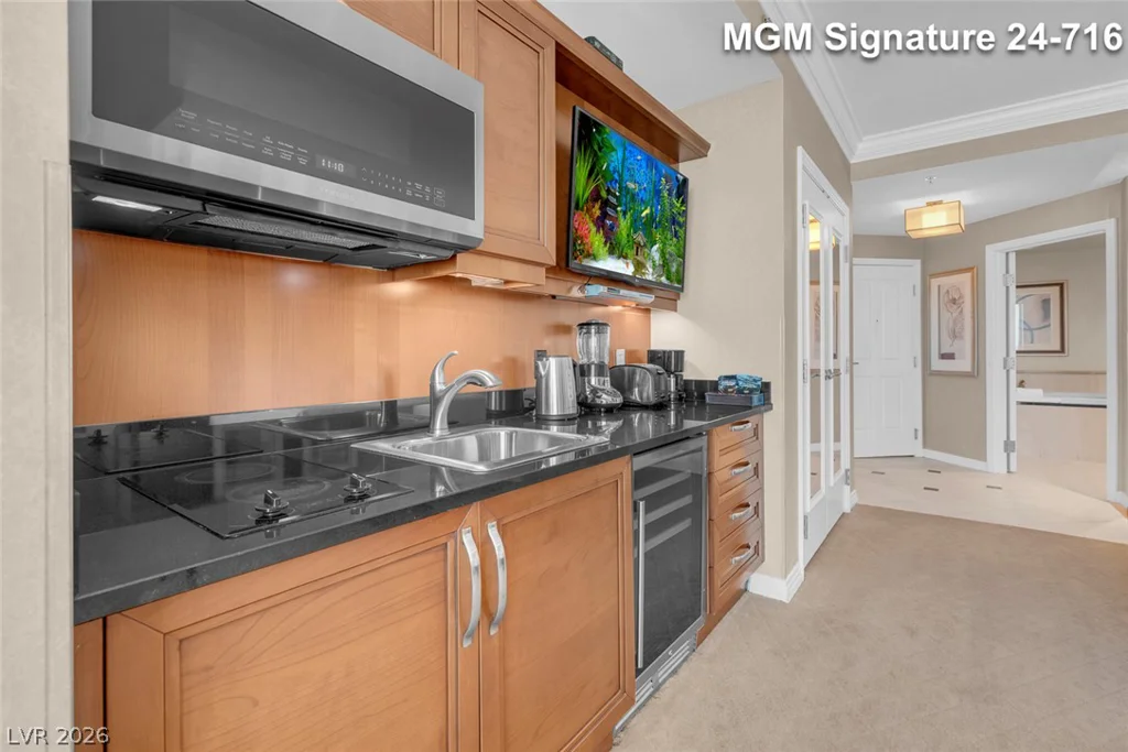 135 Harmon, Las Vegas, NV 89109