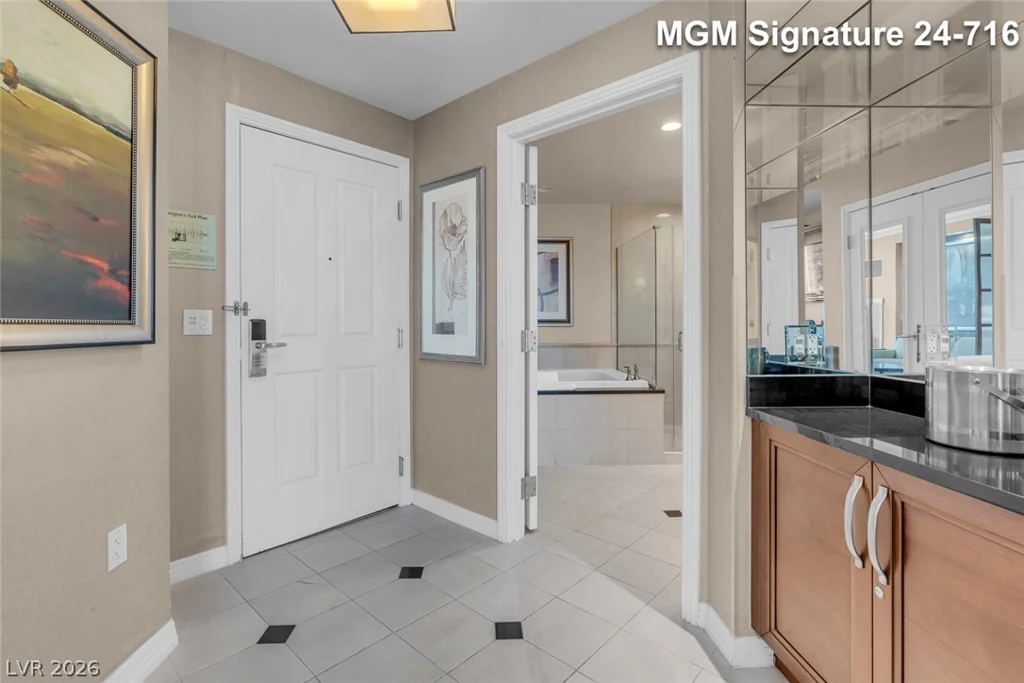 135 Harmon, Las Vegas, NV 89109