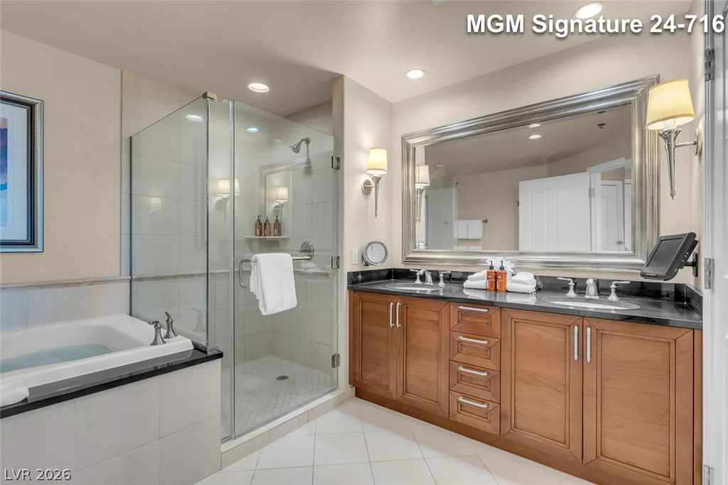 135 Harmon, Las Vegas, NV 89109