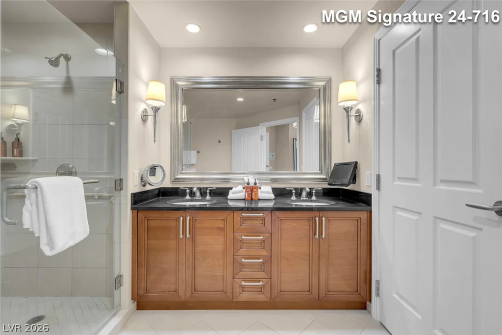 135 Harmon, Las Vegas, NV 89109
