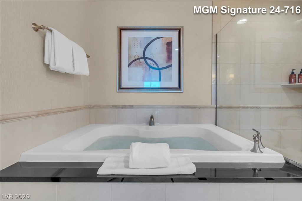 135 Harmon, Las Vegas, NV 89109