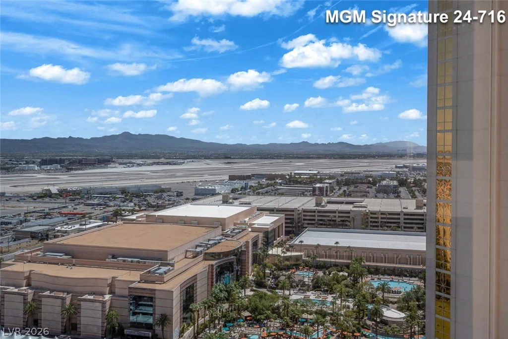 135 Harmon, Las Vegas, NV 89109