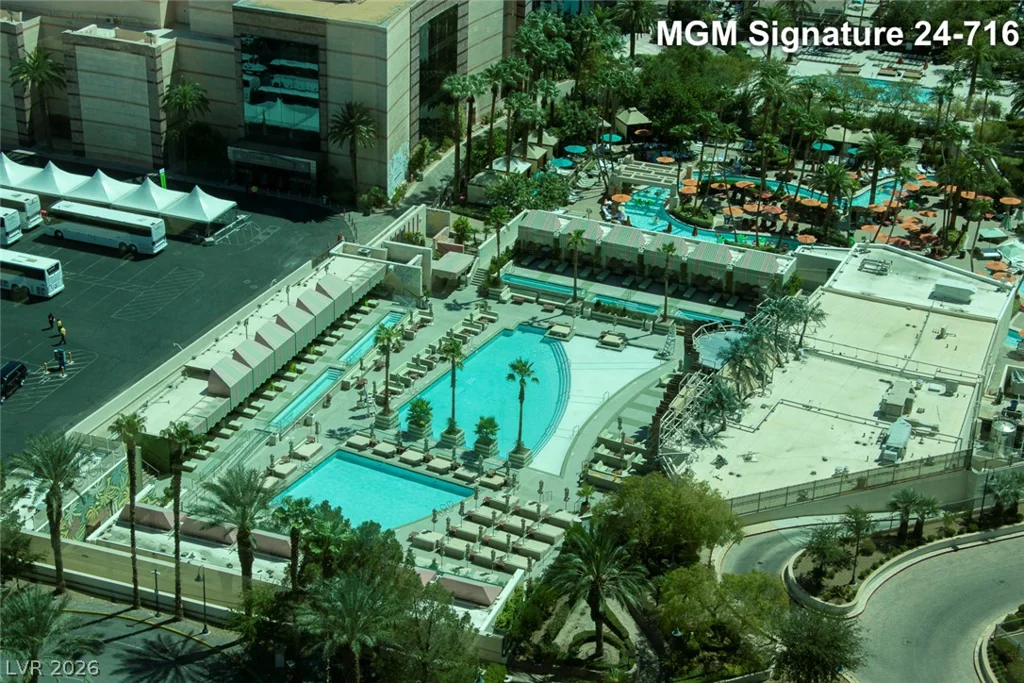135 Harmon, Las Vegas, NV 89109
