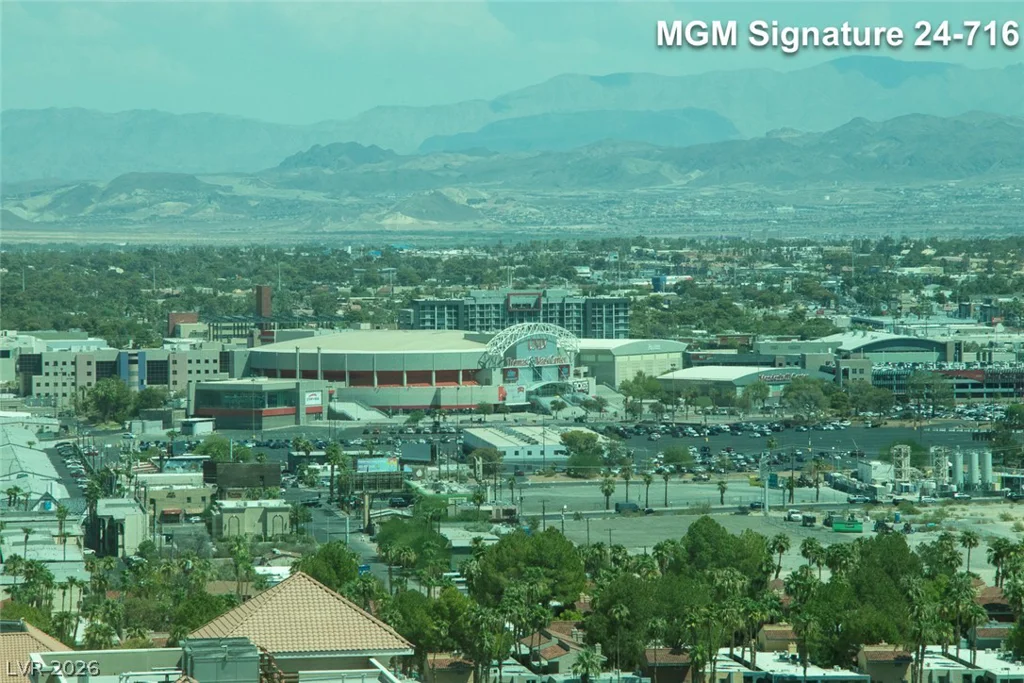 135 Harmon, Las Vegas, NV 89109