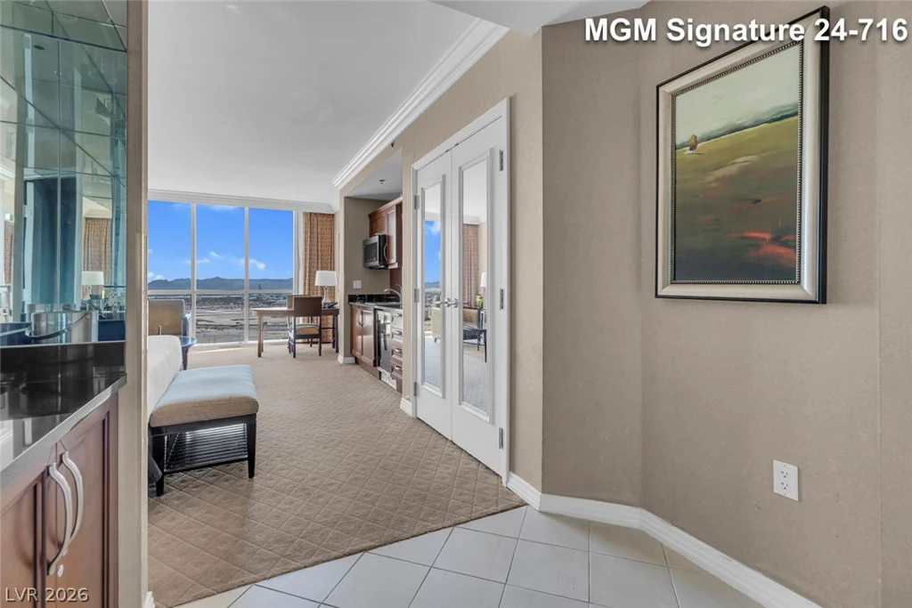 135 Harmon, Las Vegas, NV 89109