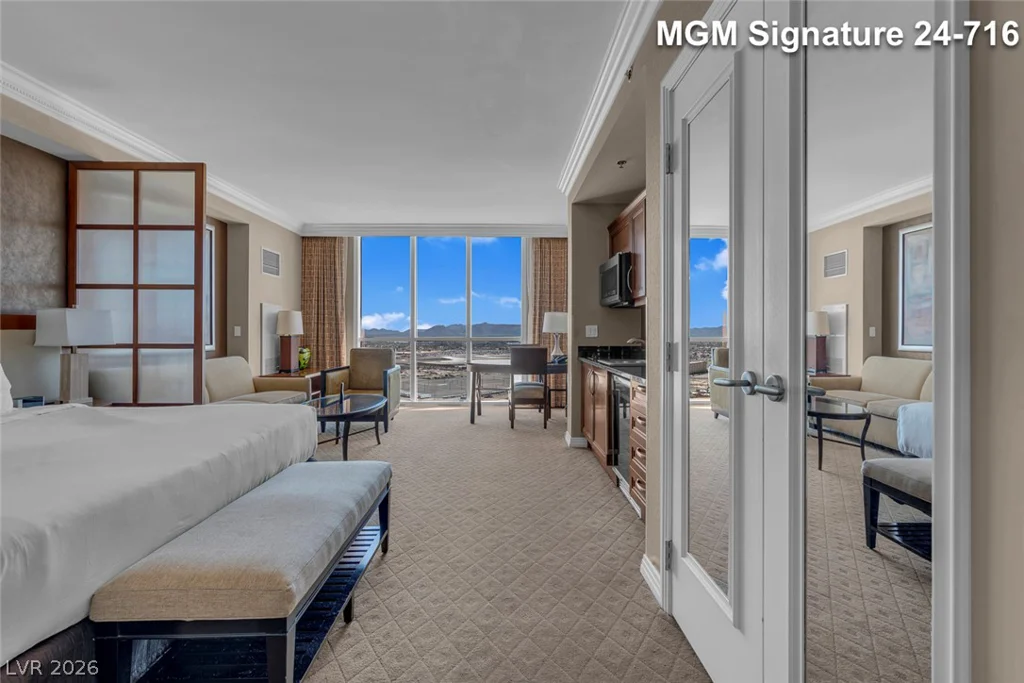 135 Harmon, Las Vegas, NV 89109