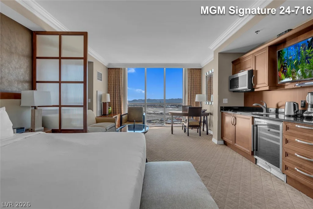 135 Harmon, Las Vegas, NV 89109