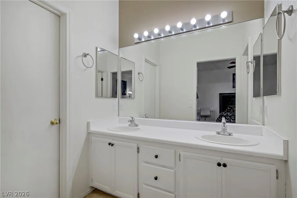 3205 Rainmaker, Las Vegas, NV 89129