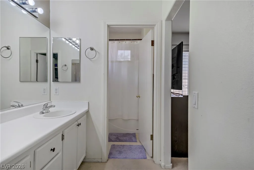 3205 Rainmaker, Las Vegas, NV 89129