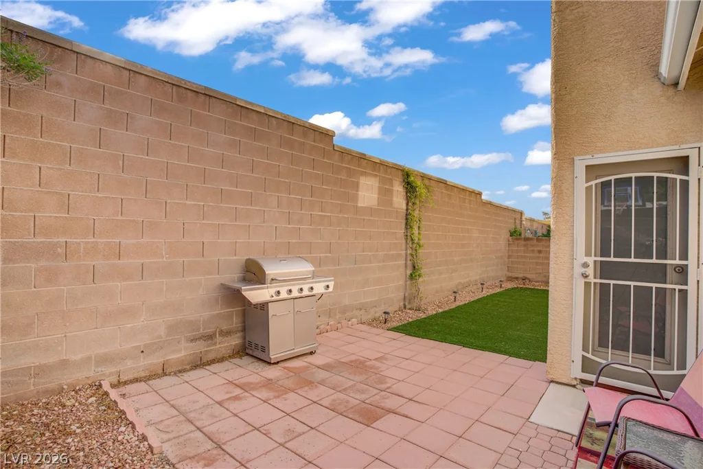 3205 Rainmaker, Las Vegas, NV 89129