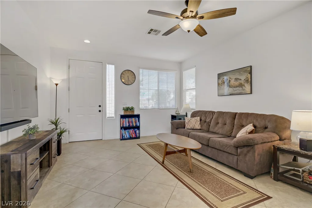 3205 Rainmaker, Las Vegas, NV 89129