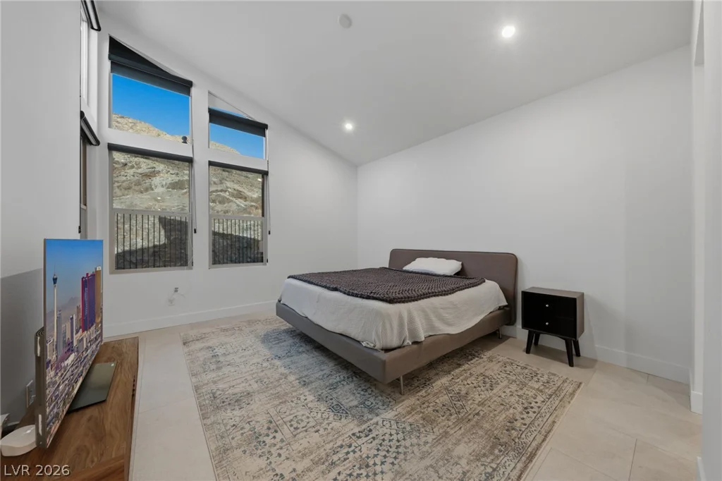 1944 Regal Bluff, Henderson, NV 89052