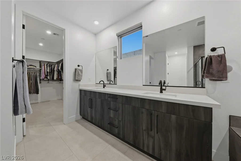 1944 Regal Bluff, Henderson, NV 89052