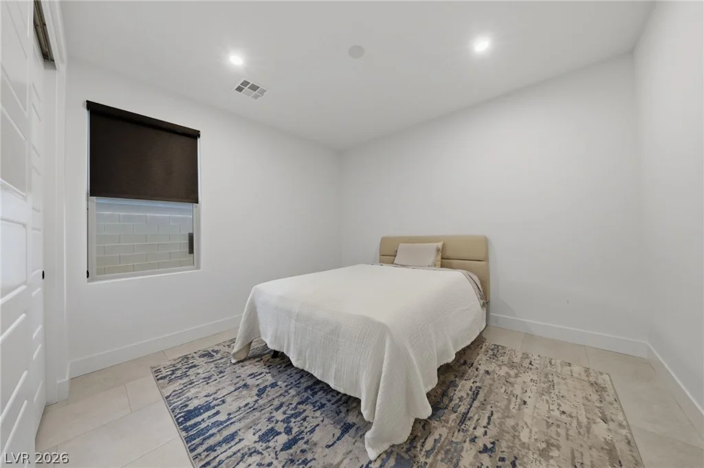 1944 Regal Bluff, Henderson, NV 89052