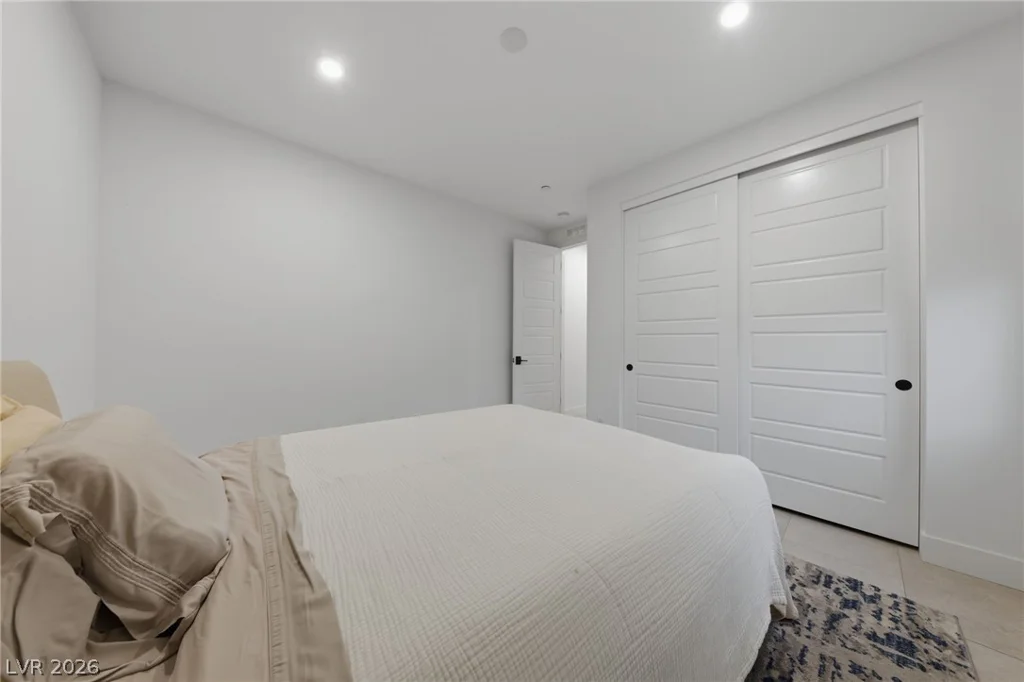 1944 Regal Bluff, Henderson, NV 89052