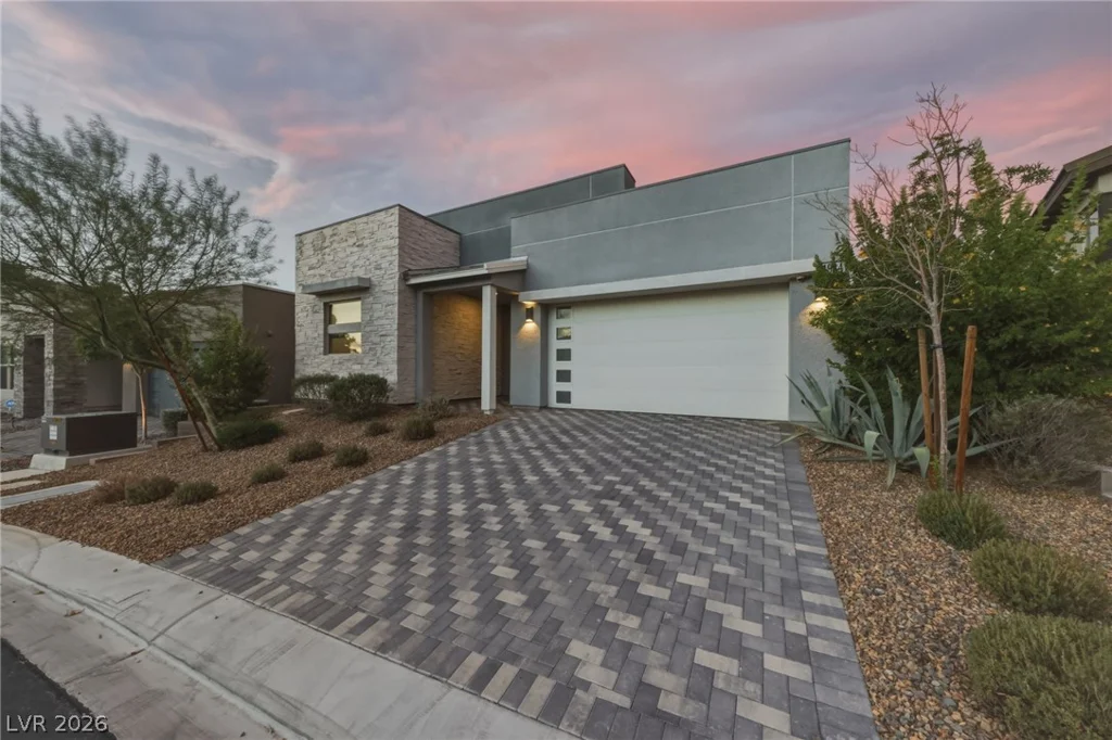 1944 Regal Bluff, Henderson, NV 89052