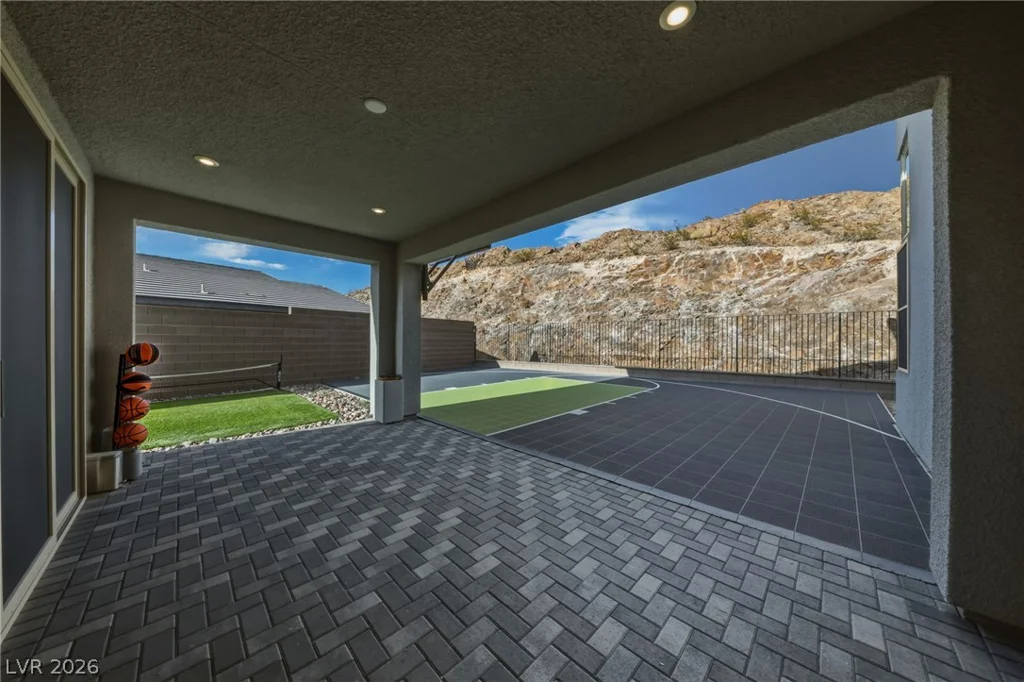 1944 Regal Bluff, Henderson, NV 89052