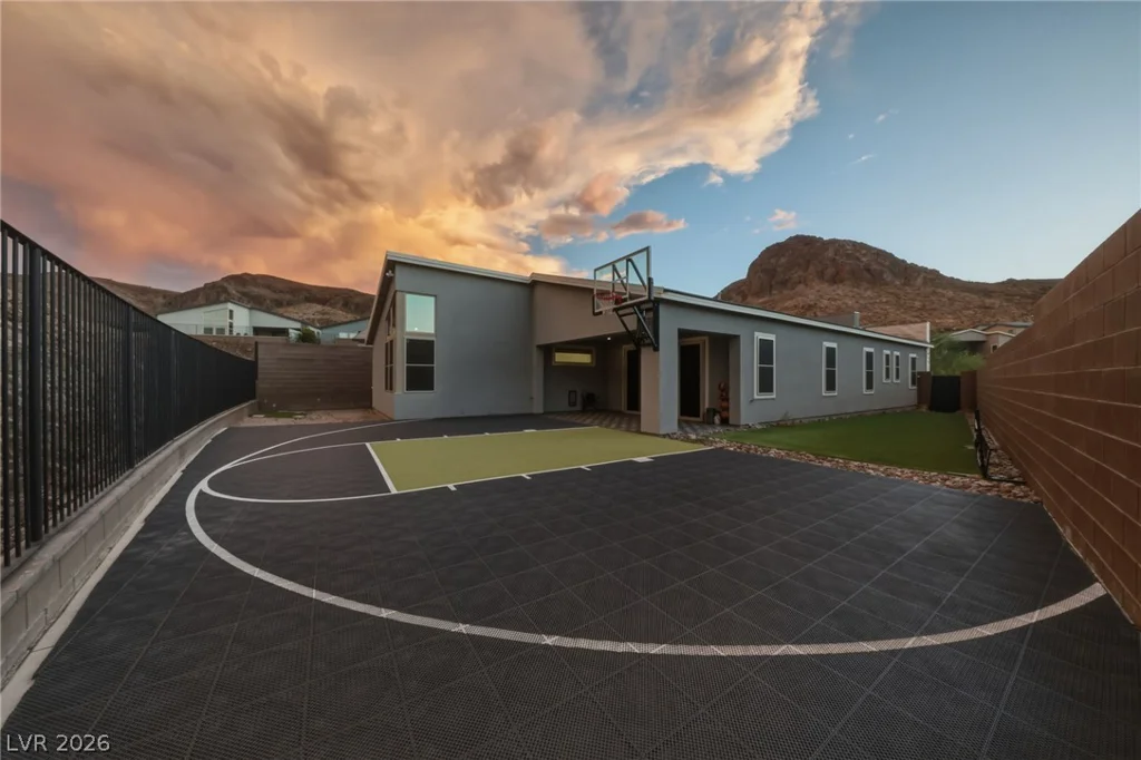 1944 Regal Bluff, Henderson, NV 89052
