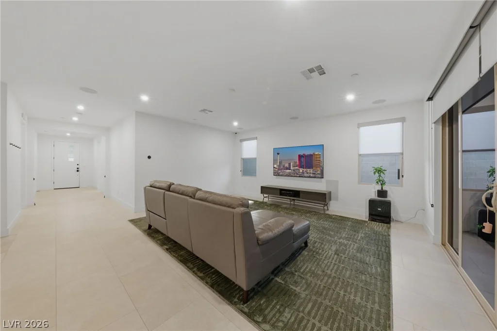 1944 Regal Bluff, Henderson, NV 89052