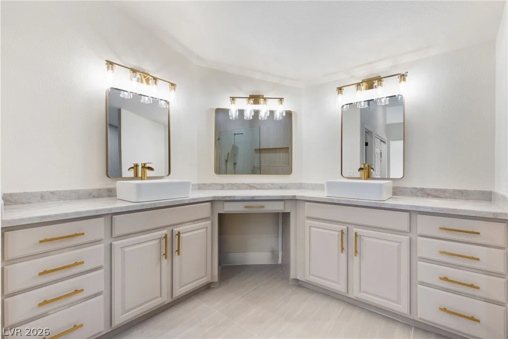 1700 Double Arrow, Las Vegas, NV 89128