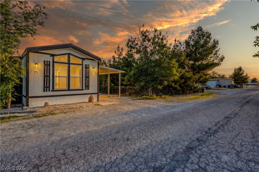 71 Vegas Valley, Pahrump, NV 89048