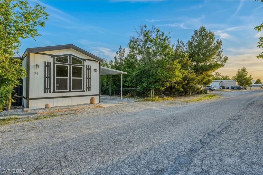 71 Vegas Valley, Pahrump, NV 89048