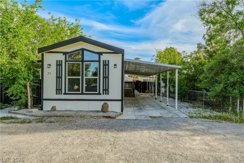 71 Vegas Valley, Pahrump, NV 89048