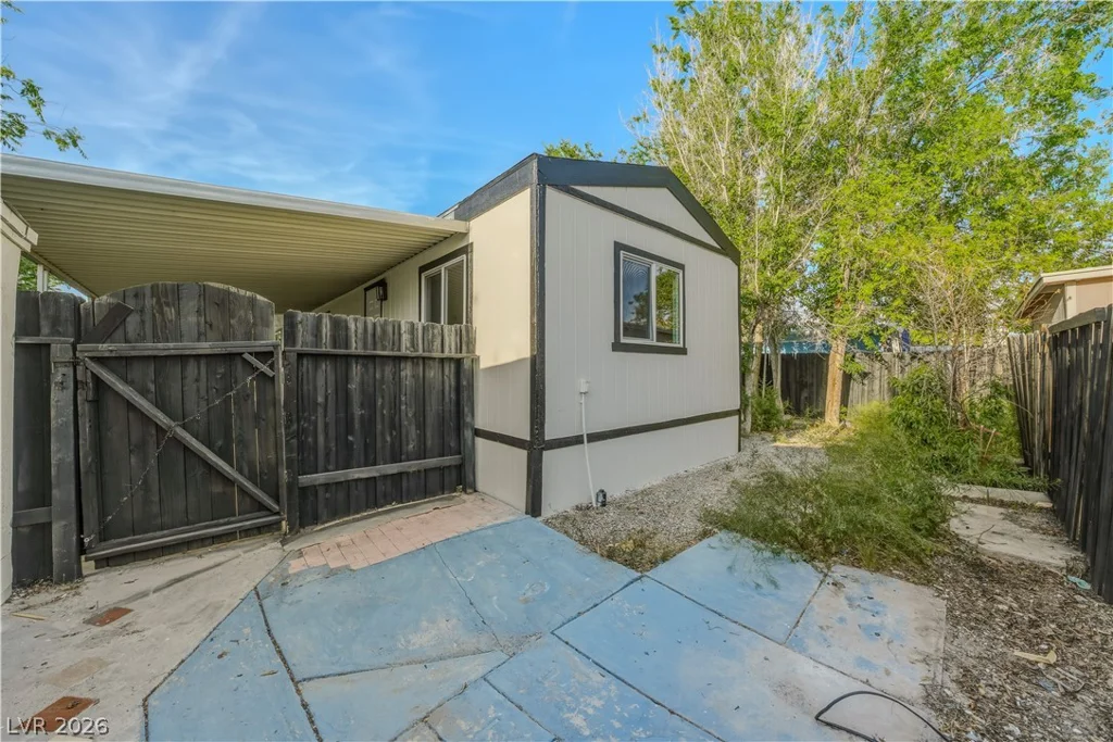 71 Vegas Valley, Pahrump, NV 89048