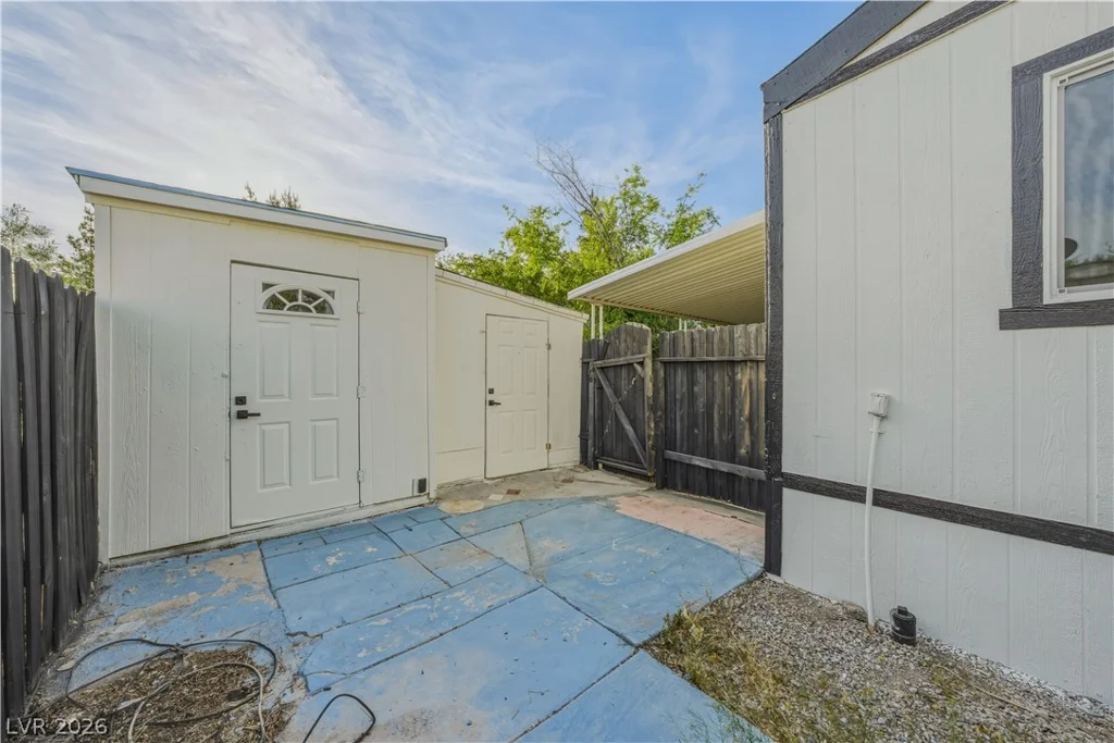 71 Vegas Valley, Pahrump, NV 89048