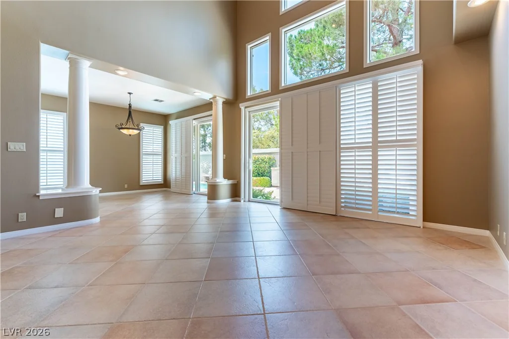 8240 Horseshoe Bend, Las Vegas, NV 89113