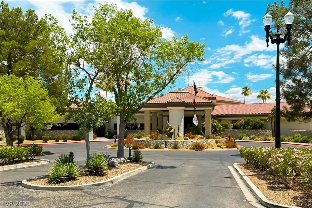 8240 Horseshoe Bend, Las Vegas, NV 89113