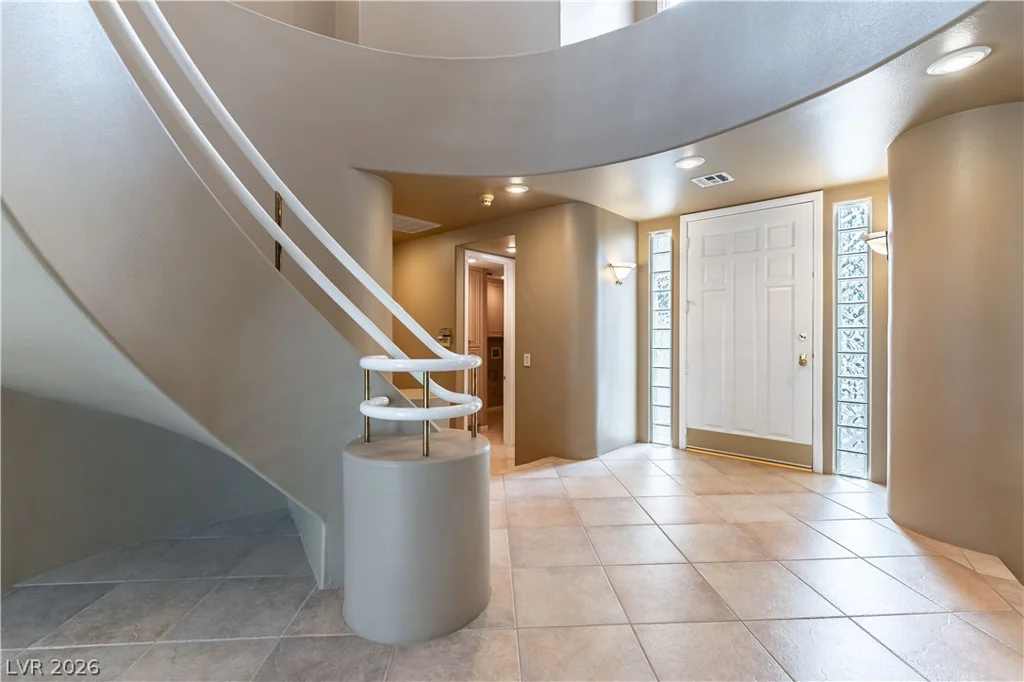 8240 Horseshoe Bend, Las Vegas, NV 89113