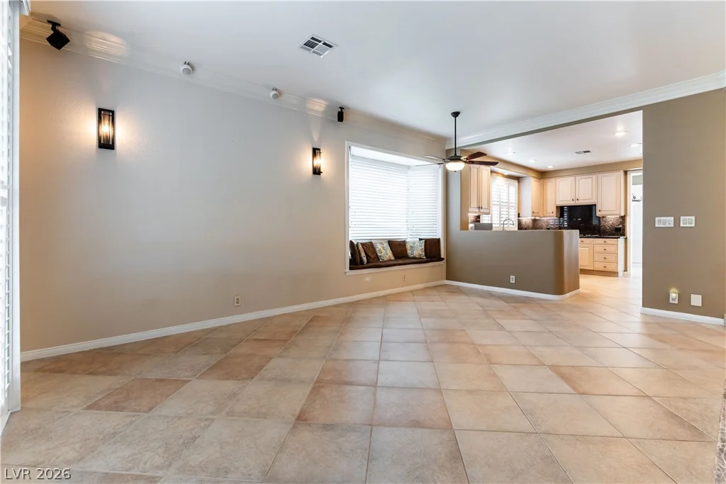 8240 Horseshoe Bend, Las Vegas, NV 89113