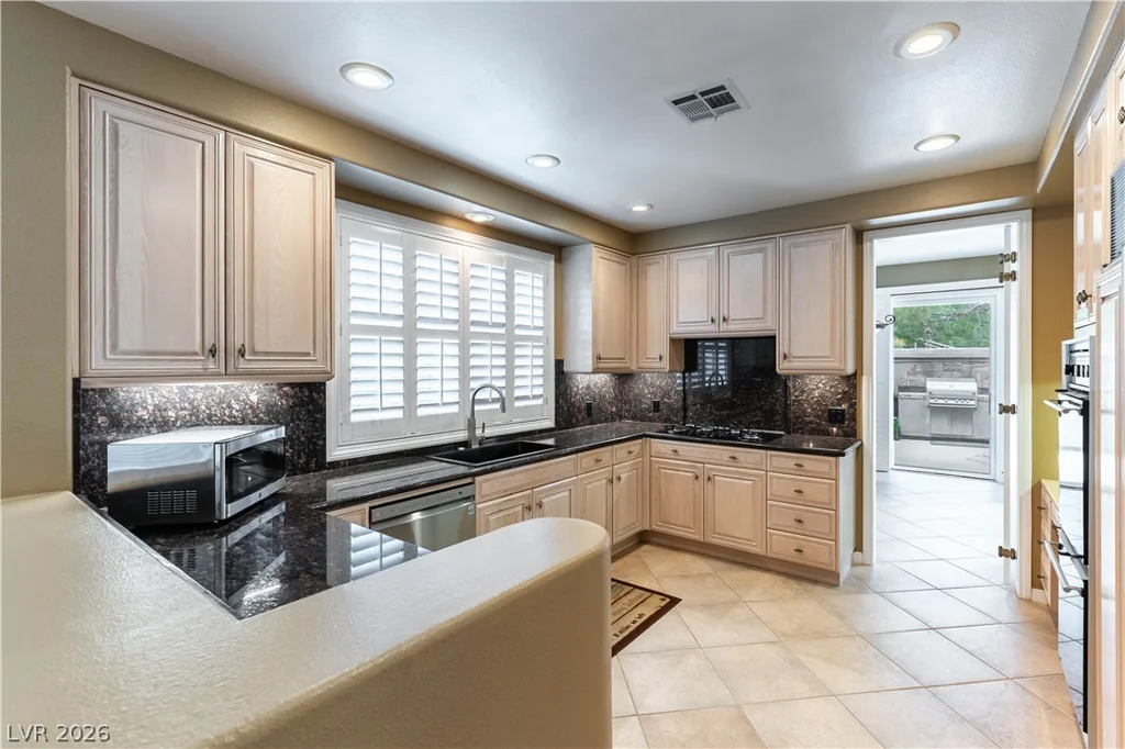 8240 Horseshoe Bend, Las Vegas, NV 89113