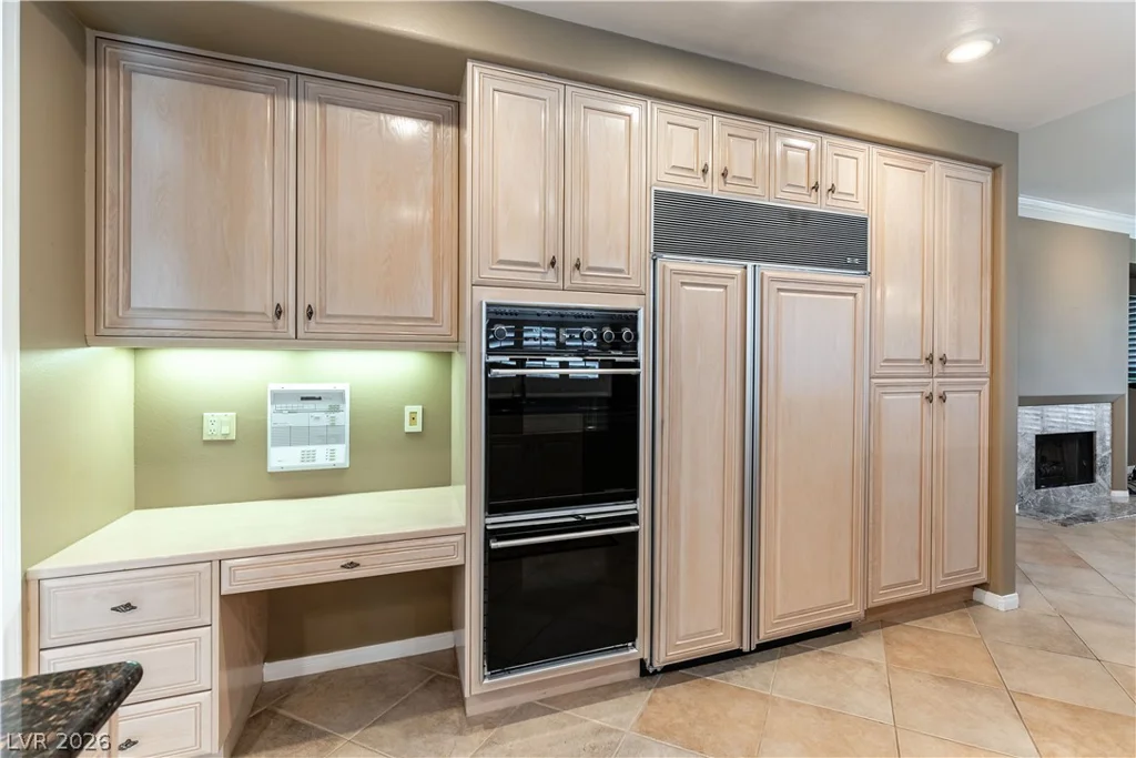 8240 Horseshoe Bend, Las Vegas, NV 89113