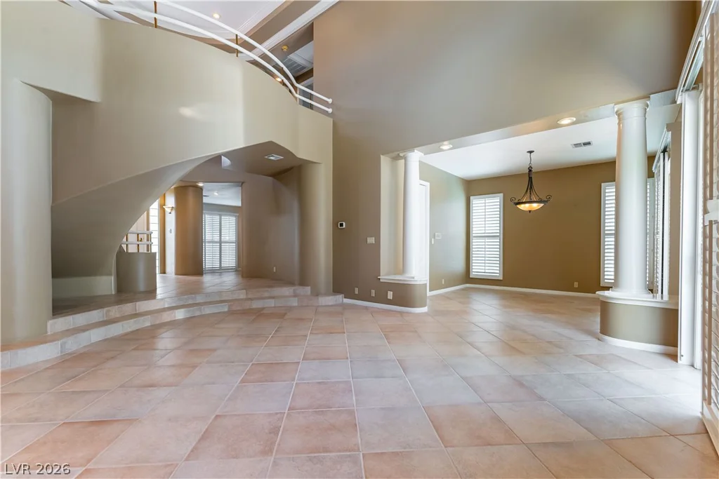 8240 Horseshoe Bend, Las Vegas, NV 89113