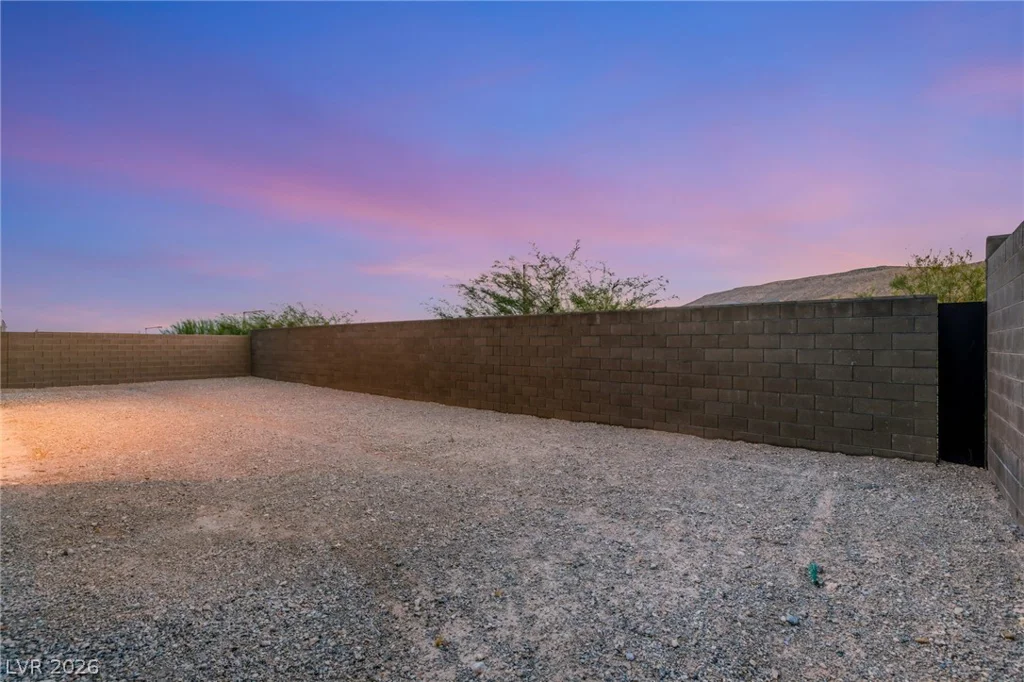 10865 Agate Cliffs, Las Vegas, NV 89135