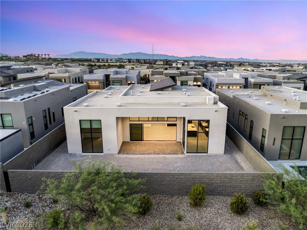 10865 Agate Cliffs, Las Vegas, NV 89135