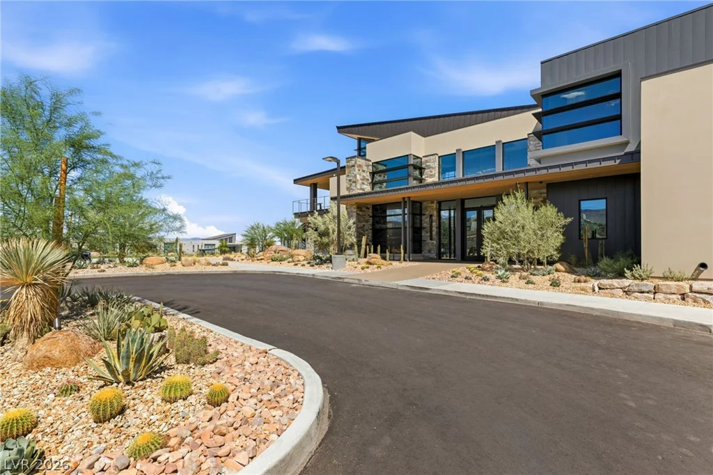 10865 Agate Cliffs, Las Vegas, NV 89135