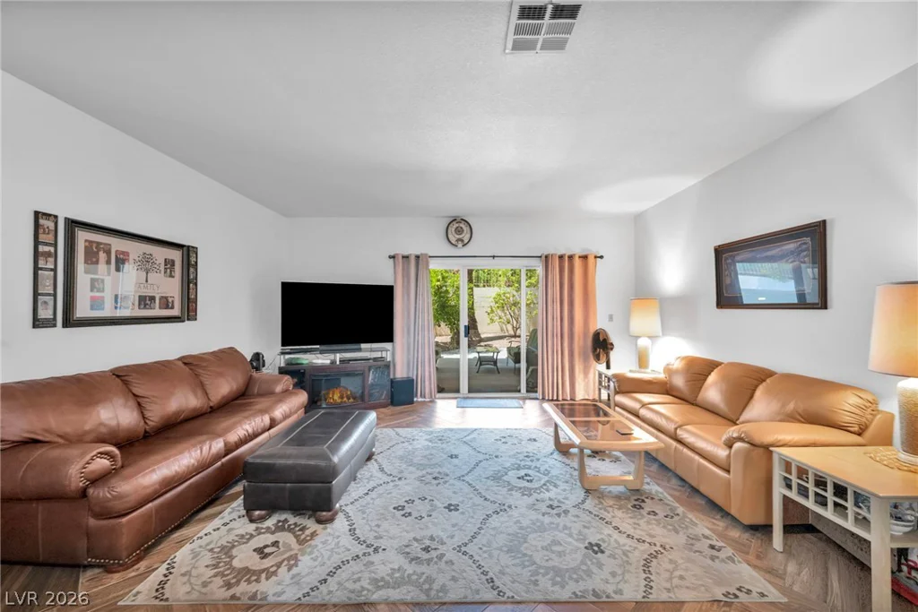 413 Fallwood, Las Vegas, NV 89107