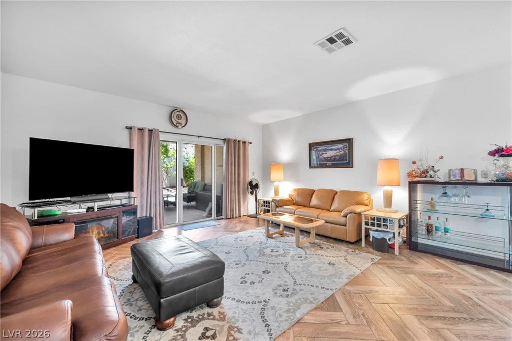 413 Fallwood, Las Vegas, NV 89107