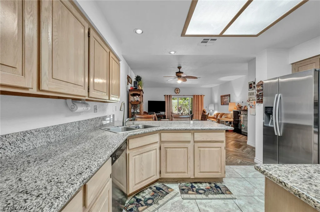 413 Fallwood, Las Vegas, NV 89107