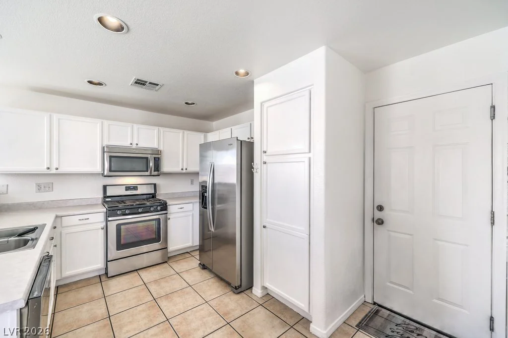 6112 Shallow Springs, Las Vegas, NV 89130