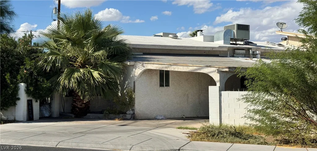 4624 Desert Inn, Las Vegas, NV 89121