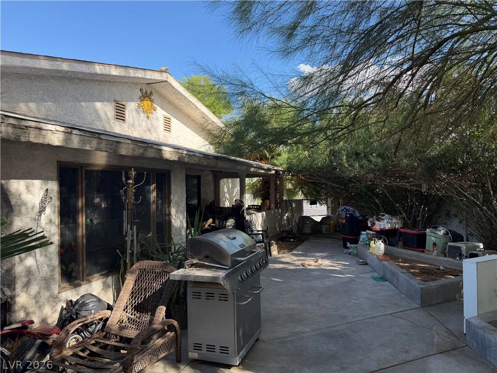 4624 Desert Inn, Las Vegas, NV 89121