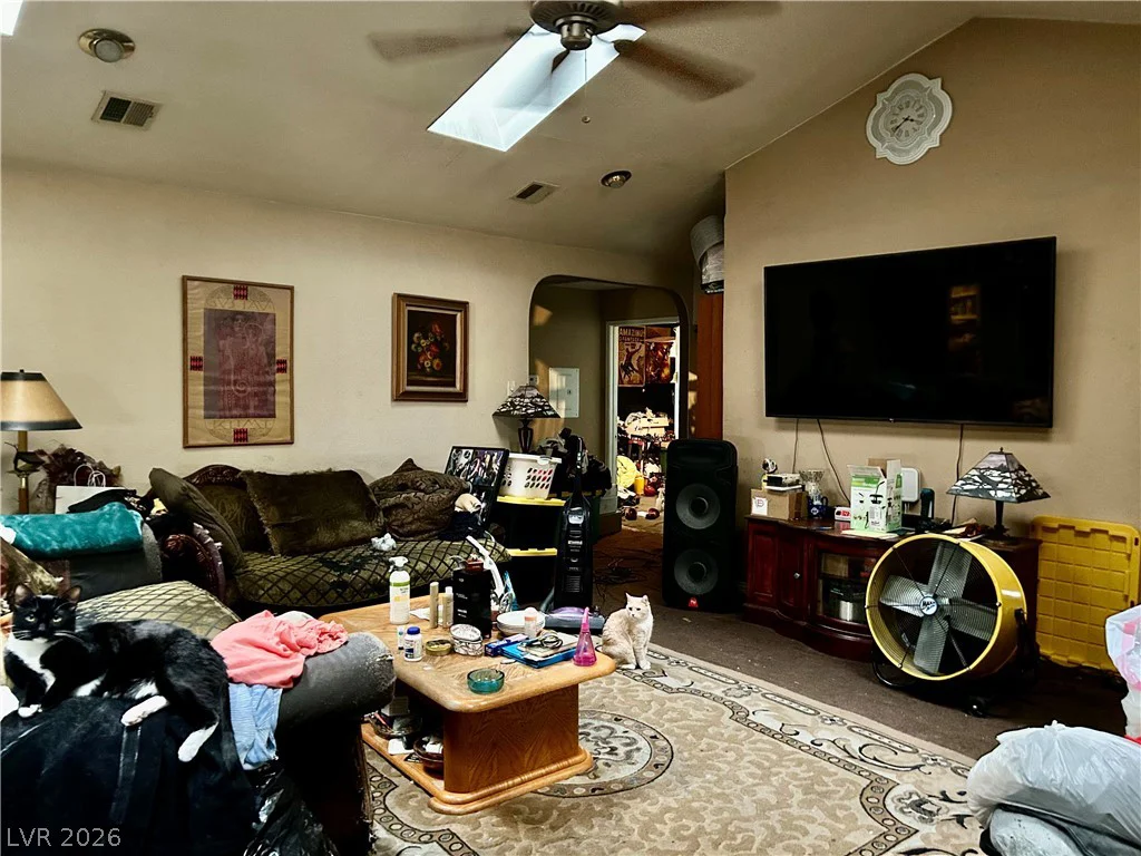 4624 Desert Inn, Las Vegas, NV 89121