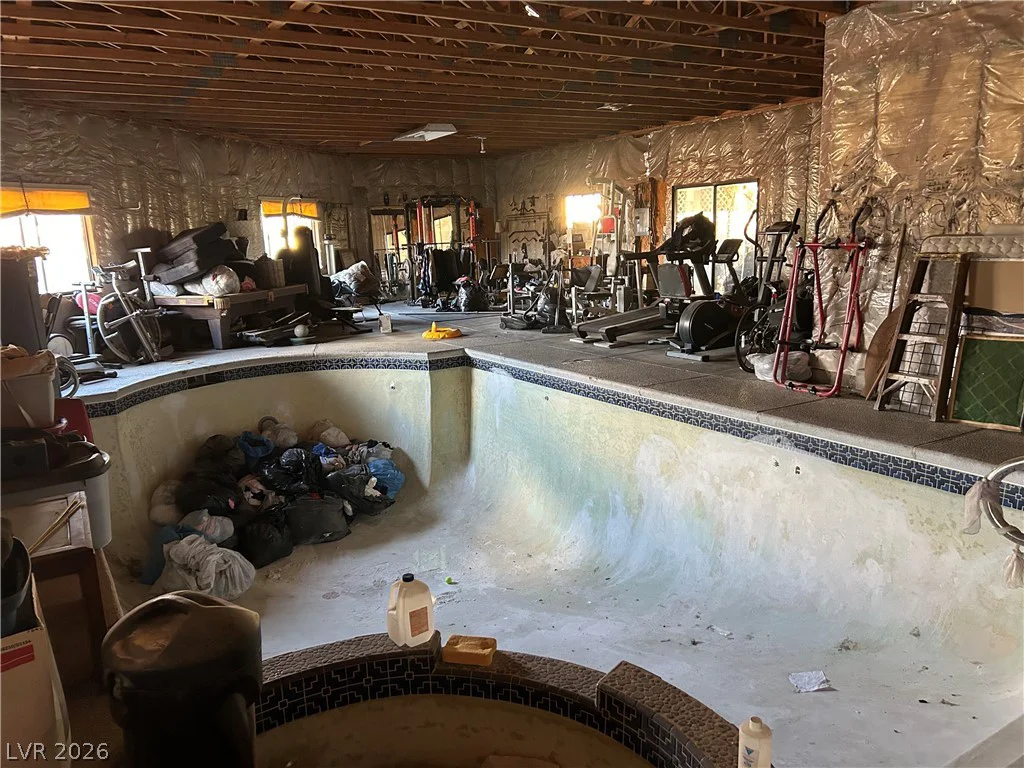 4624 Desert Inn, Las Vegas, NV 89121