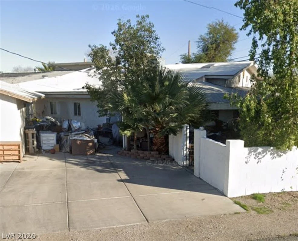 4624 Desert Inn, Las Vegas, NV 89121