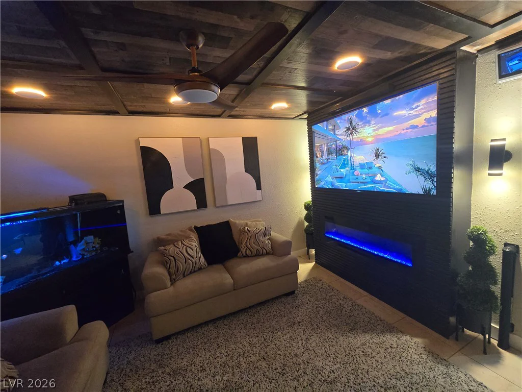 5837 Bromley, Las Vegas, NV 89107